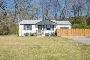 The Titan - Pet-friendly Bungalow